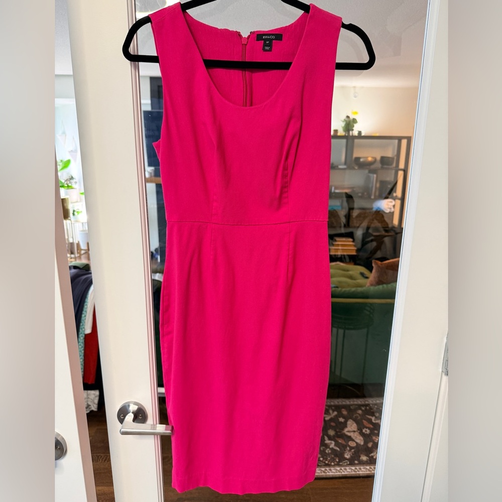RW&CO. Vibrant Pink Midi Dress - stretchy!